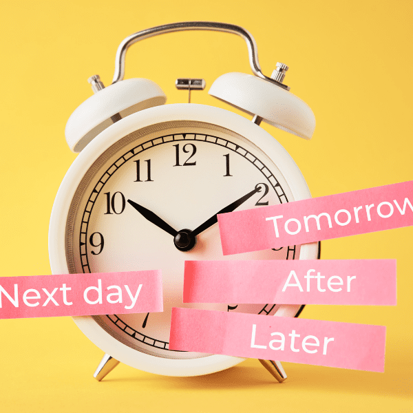 La procrastination n’est pas une fatalité. C’est un mode par défaut, mais vous pouvez en sortir. En identifiant les tâches clés, en prenant des micro-décisions, en améliorant vos routines et votre hygiène de vie, vous pouvez retrouver le pouvoir sur vos actions et sur votre vie. Vous êtes à une décision près de transformer radicalement votre avenir. Et cette décision, vous pouvez la prendre dès aujourd’hui.